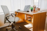 How to Pair Your Gaming Chair With a Desk Setup
